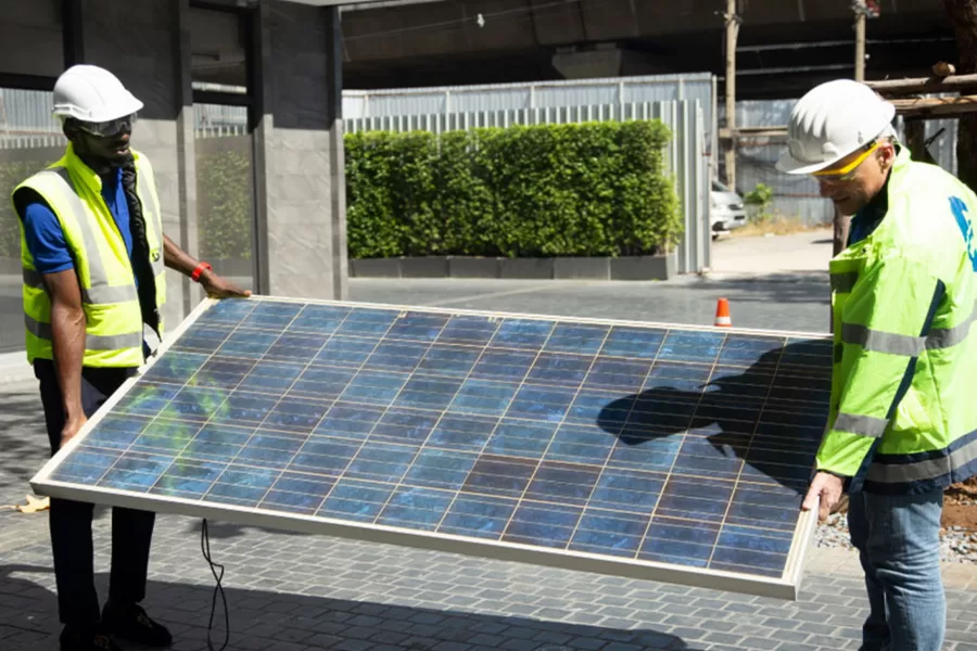 ALTEA GREEN POWER ENERGIA ENERGIE RINNOVABILI PULITA PANNELLO PANNELLI SOLARI SOLARE OPERAIO OPERAI