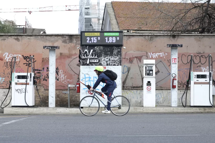 aumento di benzina e diesel  in attesa degli effetti del decreto carburanti ÑRomaÑItalia ÑGioved 17 Marzo 2026 – Cronaca – (foto di Cecilia Fabiano/ LaPresse) ,
Increase in petrol and diesel prices Ñ RomeÑ Italy , March 19 , Thursday  2026 – News  – (photo by Cecilia Fabiano/LaPresse)