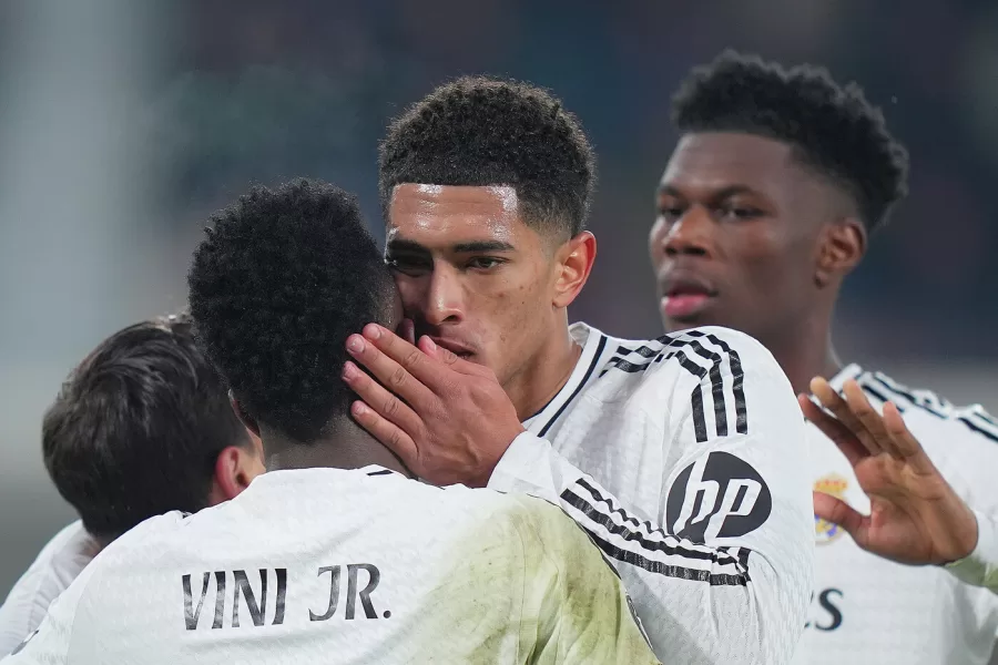 “Cosa vuoi? Tappati la bocca”, la lite in campo tra Vinicius e Bellingham spacca il Real Madrid