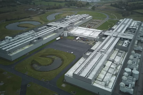 A Milano è corsa ai data center: 10 in costruzione, 23 in valutazione. Tre grandi nodi da sciogliere A Milano è corsa ai data center: 10 in costruzione, 23 in valutazione. Tre grandi nodi da sciogliere