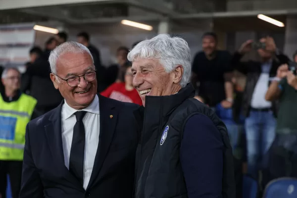 Romas head coach Claudio Ranieri Atalantas head coach Gian Piero Gasperini during the Serie A Enilive 2024/2025 soccer match between Atalanta and Roma at Gewiss  Stadium in Bergamo, North Italy – Monday, May 12, 2025. Sport – Soccer. (Photo by Stefano Nicoli/LaPresse )