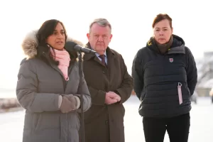 Canada’s Foreign Minister Anita Anand talks to the press during a press conference with Danish Foreign Minister Lars Loekke Rasmussen and Greenland’s Minister for Foreign Affairs, Vivian Motzfeldt, right, in Nuuk, Greenland, Saturday, Feb. 7, 2026. (Ida Marie Odgaard/Ritzau Scanpix via AP)
Associate Press/ LaPresse
Only Italy and Spain Canada’s Foreign Minister Anita Anand talks to the press during a press conference with Danish Foreign Minister Lars Loekke Rasmussen and Greenland’s Minister for Foreign Affairs, Vivian Motzfeldt, right, in Nuuk, Greenland, Saturday, Feb. 7, 2026. (Ida Marie Odgaard/Ritzau Scanpix via AP)
Associate Press/ LaPresse
Only Italy and Spain