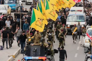 Members of an Iraqi Shiite militant group attend a funeral of a fighter with the Kataib Hezbollah, who was killed in a U.S. airstrike in Basra province south of Baghdad, Iraq, Wednesday, April 8, 2026. (AP Photo/Hadi Mizban)





Associate Press/ LaPresse
Only Italy and Spain