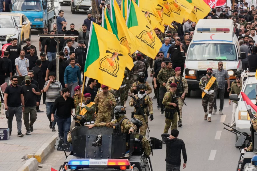 Members of an Iraqi Shiite militant group attend a funeral of a fighter with the Kataib Hezbollah, who was killed in a U.S. airstrike in Basra province south of Baghdad, Iraq, Wednesday, April 8, 2026. (AP Photo/Hadi Mizban)





Associate Press/ LaPresse
Only Italy and Spain