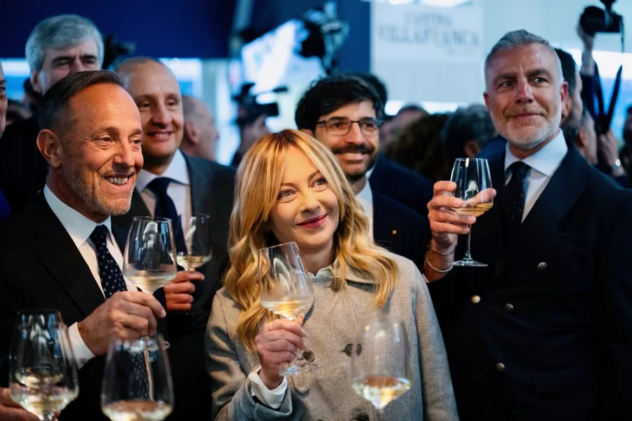 Il Presidente del Consiglio Giorgia Meloni visita la fiera Vinitaly a Verona, Italia
14 aprile 2026 


DISTRIBUTION FREE OF CHARGE – NOT FOR SALE – Obbligatorio citare la fonte LaPresse/Palazzo Chigi/Filippo Attili