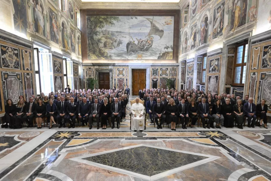 Papa Leone XIV riceve in udienza i membri del Partito Popolare Europeo al Parlamento Europeo, in Vaticano, 25 Aprile 2026 (Foto Vatican Media/LaPresse) 

DISTRIBUTION FREE OF CHARGE – NOT FOR SALE