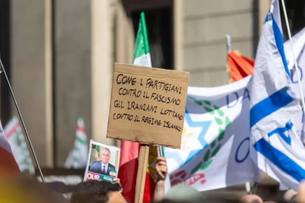 Contestazione Manifestanti Pro Pal al passaggio della Brigata Ebraica. Manifestazione del 25 aprile nel giorno della Liberazione – Milano, Italia – Sabato, 25 aprile 2026 (foto Stefano Porta / LaPresse)

Demonstration on April 25th on Liberation Day – Milan, Italy – Saturday, April 25, 2026 (foto Stefano Porta / LaPresse)