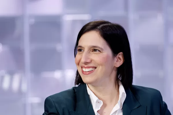 La segretaria del Partito democratico Elly Schlein negli studi di La7 durante la trasmissione tv “L’ Aria che tira”, Roma, Venerdì 13 Marzo 2026 (Foto Roberto Monaldo / LaPresse)
Democratic party secretary Elly Schlein during the “L’ Aria che tira” tv program, Friday, March 13, 2026 (Photo by Roberto Monaldo / LaPresse) La segretaria del Partito democratico Elly Schlein negli studi di La7 durante la trasmissione tv “L’ Aria che tira”, Roma, Venerdì 13 Marzo 2026 (Foto Roberto Monaldo / LaPresse)
Democratic party secretary Elly Schlein during the “L’ Aria che tira” tv program, Friday, March 13, 2026 (Photo by Roberto Monaldo / LaPresse)