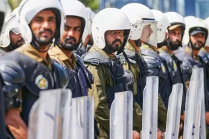 Police officers attend briefing prior to their deployment in Islamabad, Pakistan, to ensure security ahead of possible negotiations between Iran and the United States, Friday, April 10, 2026. (AP Photo/Anjum Naveed) 


Associated Press / LaPresse
Only italy and spain