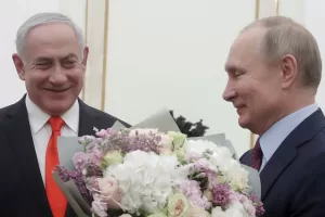 FILE – Israeli Prime Minister Benjamin Netanyahu and Russian President Vladimir Putin meet at the Kremlin in Moscow, Russia, on Jan. 30, 2020. (Maxim Shemetov/Pool Photo via AP, File)


Associated Press/LaPresse