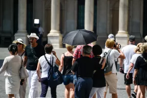 TURISMO A ROMA , TUIRISTA, TURISTE, TURISTI