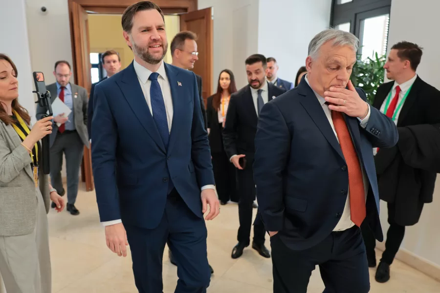 Hungarian Prime Minister Viktor Orban, right, meets U.S. Vice President JD Vance, in Budapest in Budapest, Hungary Tuesday, April 7, 2026. (Jonathan Ernst/Pool Photo via AP)





Associate Press/ LaPresse
Only Italy and Spain





Associate Press/ LaPresse
Only Italy and Spain