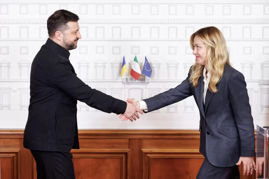 La presidente del Consiglio Giorgia Meloni e il presidente dell’Ucraina Volodymyr Zelensky  durante l’incontro a Palazzo Chigi, Roma, Mercoledì 15 Aprile 2026 (Foto Roberto Monaldo / LaPresse) 

Italian premier Giorgia Meloni and Ukrainian President Volodymyr Zelensky during their meeting at Palazzo Chigi, Rome, Wednesday, April 15, 2026 (Photo by Roberto Monaldo / LaPresse)