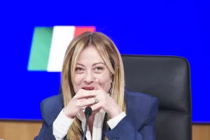 Elezioni, Giorgia Meloni: “Il crollo del centrodestra lo rimandiamo a domani”. Effetto Vannacci a Vigevano