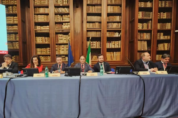 Il libro “Stefania Filo Speziale. Conversazione con un’ombra di luce” di Rocco Romeo presentato a Napoli