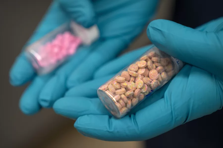 Paura fentanyl, la droga del zombie, come la Cina è diventata il centro della crisi degli oppioidi