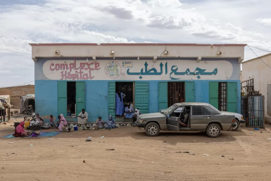People who fled violence in Mali stand in front of the Bassikounou hospital in the Hodh El Chargui Region, where they found refuge in Mauritania, Nov. 7 2025. (AP Photo/Caitlin Kelly)





Associate Press/ LaPresse
Only Italy and Spain