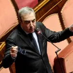 Legge elettorale, Gasparri: “Con le preferenze a nudo la politica senza radici. L’arrivo di Conte in taxi al Quirinale momento più oscuro della democrazia”