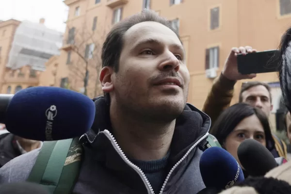 Sempio arriva a Roma e viene deriso in strada: “Andrea, stai messo male eh?!”