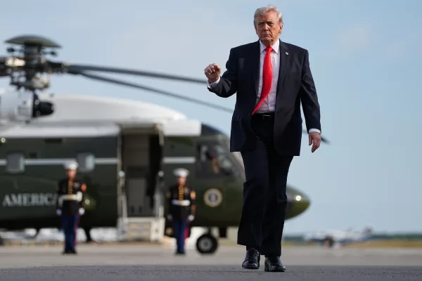 President Donald Trump walks from Marine One to board Air Force One at Ocala International Airport, in Ocala Fla., Friday, May 1, 2026, after speaking at an event in The Villages, Fla. (AP Photo/Matt Rourke)





Associate Press/ LaPresse
Only Italy and Spain