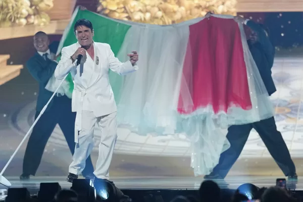 Sal Da Vinci from Italy performs the song “Per Sempre Si” during the dress rehearsal for the first semifinal of the 70th Eurovision Song Contest in Vienna, Austria, Monday, May 11, 2026. (AP Photo/Martin Meissner)
Associated Press / LaPresse
Only italy and spain Sal Da Vinci from Italy performs the song “Per Sempre Si” during the dress rehearsal for the first semifinal of the 70th Eurovision Song Contest in Vienna, Austria, Monday, May 11, 2026. (AP Photo/Martin Meissner)
Associated Press / LaPresse
Only italy and spain