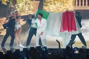 Sal Da Vinci from Italy performs the song “Per Sempre Si” during the dress rehearsal for the first semifinal of the 70th Eurovision Song Contest in Vienna, Austria, Monday, May 11, 2026. (AP Photo/Martin Meissner) 


Associated Press / LaPresse
Only italy and spain