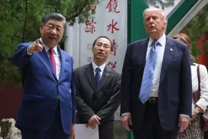 President Donald Trump walks with China’s President Xi Jinping at the Zhongnanhai leadership compound, Friday, May 15, 2026, in Beijing. (AP Photo/Mark Schiefelbein, Pool)





Associate Press/ LaPresse
Only Italy and Spain