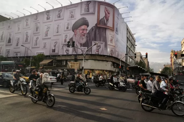 FILE – Motorbikes drive past a billboard showing the late Iranian Supreme Leader Ayatollah Ali Khamenei, who was killed in the U.S. and Israel strikes on Feb. 28, in downtown Tehran, Iran, May 6, 2026. (AP Photo/Vahid Salemi, File)
Associated Press / LaPresse
Only italy and spain FILE – Motorbikes drive past a billboard showing the late Iranian Supreme Leader Ayatollah Ali Khamenei, who was killed in the U.S. and Israel strikes on Feb. 28, in downtown Tehran, Iran, May 6, 2026. (AP Photo/Vahid Salemi, File)
Associated Press / LaPresse
Only italy and spain