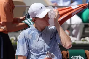 Jannik Sinner of Italy cools himself with the ice during the second round men’s singles tennis match against Juan Manuel Cerundolo of Argentina at the French Open tennis tournament in Paris, Thursday, May 28, 2026. (AP Photo/Thibault Camus) Jannik Sinner of Italy cools himself with the ice during the second round men’s singles tennis match against Juan Manuel Cerundolo of Argentina at the French Open tennis tournament in Paris, Thursday, May 28, 2026. (AP Photo/Thibault Camus)