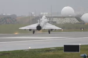 A Taiwan’s Mirage 2000 fighter jet lands at an airbase in Hsinchu, northern Taiwan, Tuesday, Dec. 30, 2025. (AP Photo/Chiang Ying-ying)
Associate Press/ LaPresse
Only Italy and Spain A Taiwan’s Mirage 2000 fighter jet lands at an airbase in Hsinchu, northern Taiwan, Tuesday, Dec. 30, 2025. (AP Photo/Chiang Ying-ying)
Associate Press/ LaPresse
Only Italy and Spain