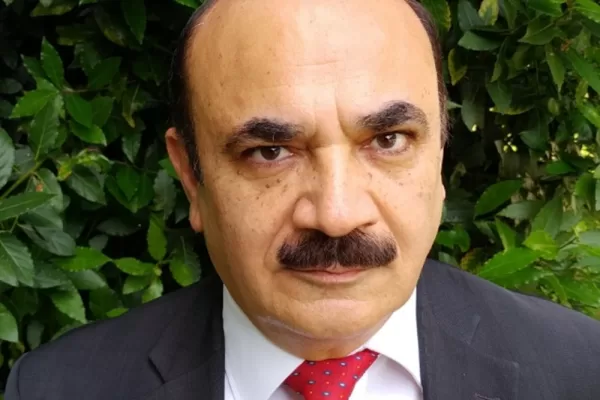 Teheran, luci e ombre sul consiglio della resistenza. Hakamian (Commissione esteri del Mek) fa chiarezza Teheran, luci e ombre sul consiglio della resistenza. Hakamian (Commissione esteri del Mek) fa chiarezza