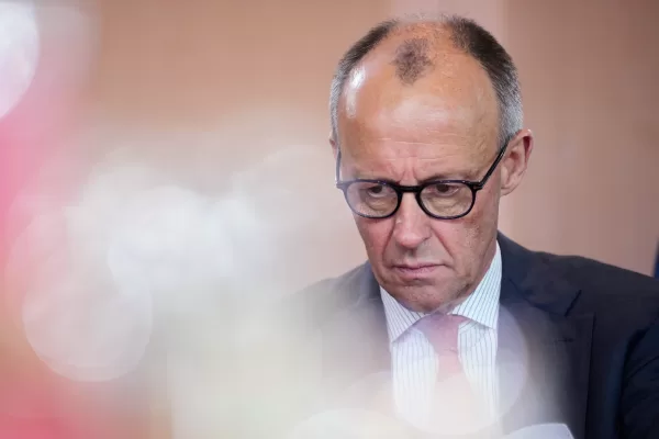 German Chancellor Friedrich Merz attends the cabinet meeting at the chancellery in Berlin, Germany, Wednesday, April 29, 2026. (AP Photo/Ebrahim Noroozi)





Associate Press/ LaPresse
Only Italy and Spain