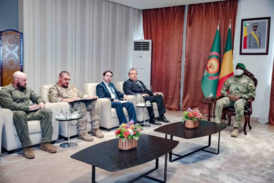 Mali’s junta leader, Assimi Goita, right, meets the Russian ambassador to Mali, Igor Gromyko, second right, and other military and diplomatic officials at the Presidency Palace in Bamako, Mali, Tuesday, April 28, 2026. (Mali Presidency via AP) 


Associated Press / LaPresse
Only italy and spain