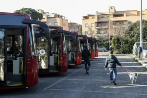 Roma, svolta per la Metro A: un bus ogni 4 minuti per la periferia nord-ovest con tempi certi di partenza e arrivo Roma, svolta per la Metro A: un bus ogni 4 minuti per la periferia nord-ovest con tempi certi di partenza e arrivo
