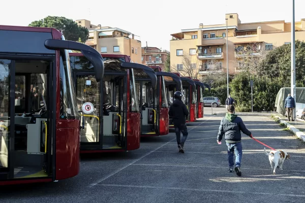 Roma, svolta per la Metro A: un bus ogni 4 minuti per la periferia nord-ovest con tempi certi di partenza e arrivo