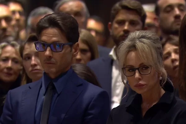 Marina e Pier Silvio spingono Forza Italia verso il cambiamento e le squadracce politiche tornano in campo