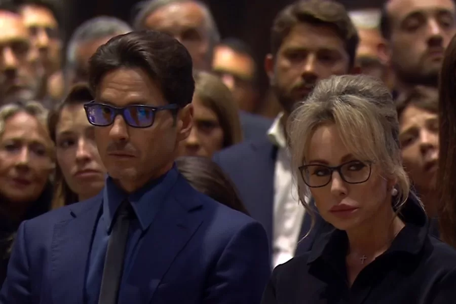 Marina e Pier Silvio spingono Forza Italia verso il cambiamento e le squadracce politiche tornano in campo