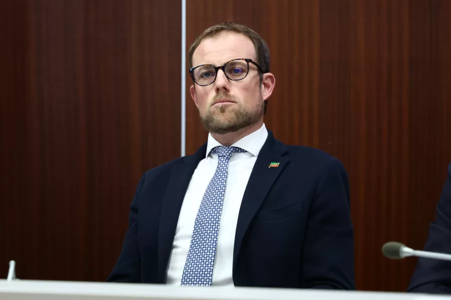 JONATHAN LOBATI POLITICO