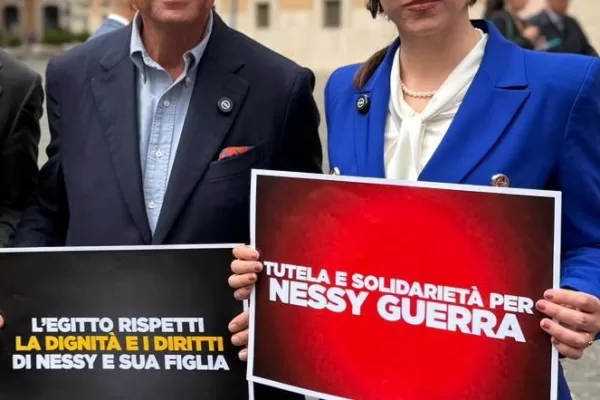 Nessy Guerra bloccata in Egitto, rischia di perdere sua figlia. Il sit-in di Federica Onori: “Riportiamola in Italia” Nessy Guerra bloccata in Egitto, rischia di perdere sua figlia. Il sit-in di Federica Onori: “Riportiamola in Italia”