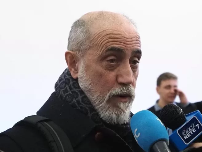 Gilberto Cavallini chiuso in isolamento a 73 anni, l’amico Scarano: “Sta rischiando la vita”