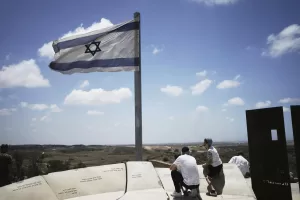 Prima la follia woke, poi l’antisemitismo: il suicidio ideologico dell’Occidente Prima la follia woke, poi l’antisemitismo: il suicidio ideologico dell’Occidente