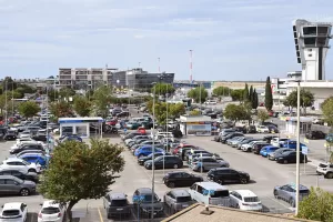 AEROPORTO I NTERNAZIONALE KAROL WOJTILIA CERIMONIA DI INAUGURAZIONE DELLA NUOVA PALAZZINA UFFICI ADP DI AEROPORTI DI PUGLIA VEDUTA ZONA AUTONOLEGGIO TORRE DI CONTROLLO VOLI AEROPORTO I NTERNAZIONALE KAROL WOJTILIA CERIMONIA DI INAUGURAZIONE DELLA NUOVA PALAZZINA UFFICI ADP DI AEROPORTI DI PUGLIA VEDUTA ZONA AUTONOLEGGIO TORRE DI CONTROLLO VOLI
