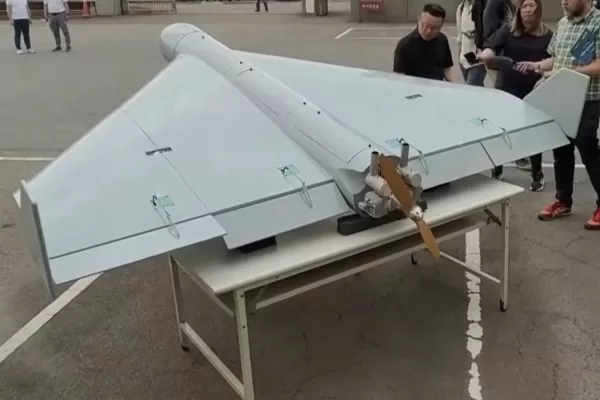 Taiwan si prepara all’assedio della Cina, viaggio nella fabbrica dei droni-manga: “Oggi siamo in grado di colpire Shanghai, presto arriveremo a Pechino” Taiwan si prepara all’assedio della Cina, viaggio nella fabbrica dei droni-manga: “Oggi siamo in grado di colpire Shanghai, presto arriveremo a Pechino”