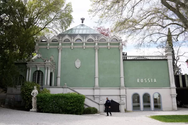 Il grande pasticcio all’italiana sul padiglione russo alla Biennale. I putiniani ringraziano di cuore Il grande pasticcio all’italiana sul padiglione russo alla Biennale. I putiniani ringraziano di cuore