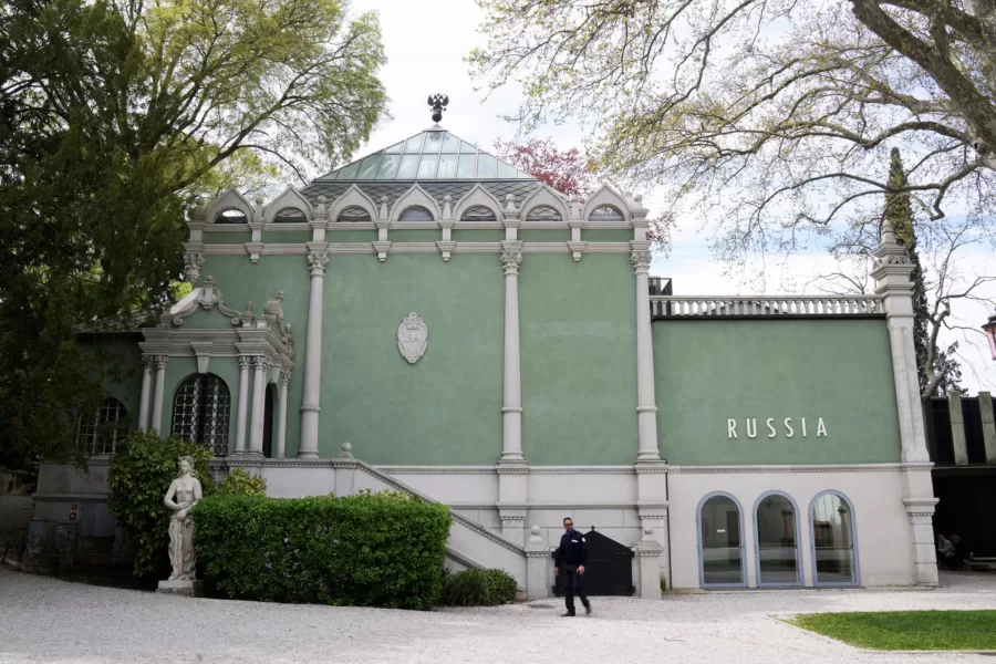 Il grande pasticcio all’italiana sul padiglione russo alla Biennale. I putiniani ringraziano di cuore
