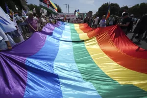 Demostratos participating in the ‘Stop Rearm Europe’ march in Rome, Saturday, June 21, 2025, carry a giant rainbow flag, symbol of peace. (AP Photo/Andrew Medichini) Demostratos participating in the ‘Stop Rearm Europe’ march in Rome, Saturday, June 21, 2025, carry a giant rainbow flag, symbol of peace. (AP Photo/Andrew Medichini)