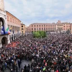 Modena Unita, presidio di vicinanza e solidarietà alle vittime e alle loro famiglie, piazza grande Modena.