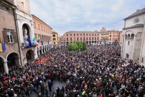 Modena Unita, presidio di vicinanza e solidarietà alle vittime e alle loro famiglie, piazza grande Modena. Modena Unita, presidio di vicinanza e solidarietà alle vittime e alle loro famiglie, piazza grande Modena.