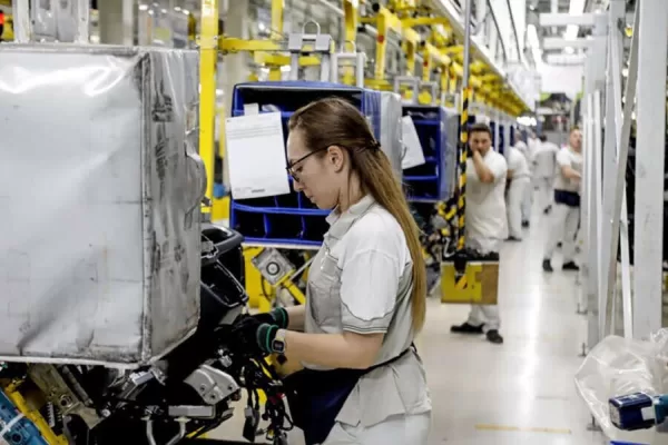 Italia, la popolazione invecchia: gli over 65 sono 1/4 dei residenti. Il dramma del lavoro