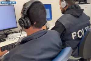 Il tariffario degli spioni: 6 euro per l’Inps, 25 euro per le banche dati delle forze dell’ordine. Oltre un milione e mezzo gli accessi abusivi